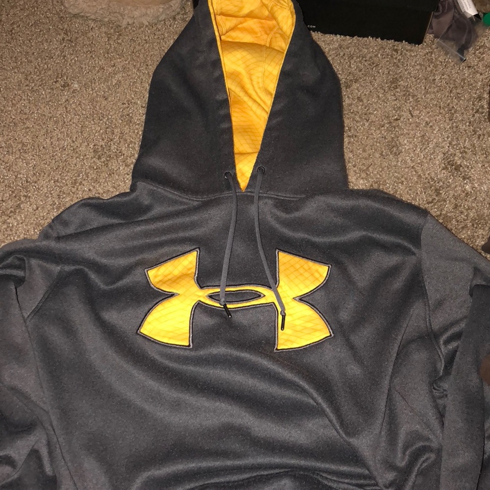 UnderArmour hoodie